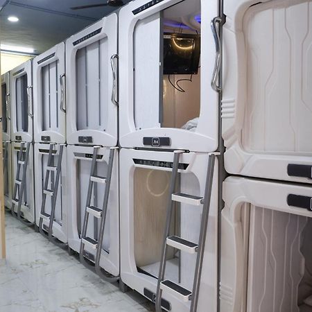 Astropods Hotel Mumbai Kültér fotó